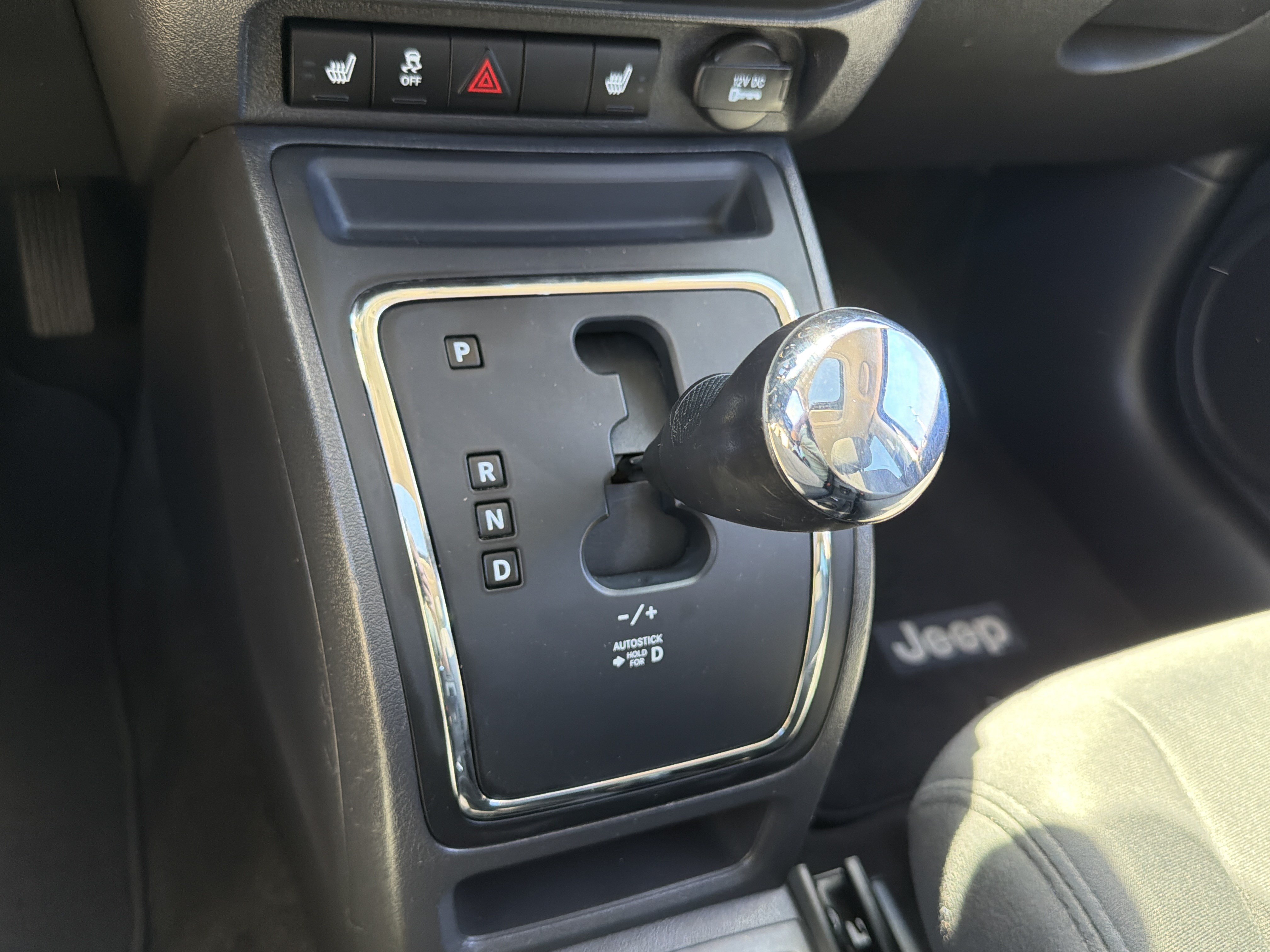 Used 2012 Jeep Patriot Latitude w/ Sun/Sound Group AWD/4WD image 23