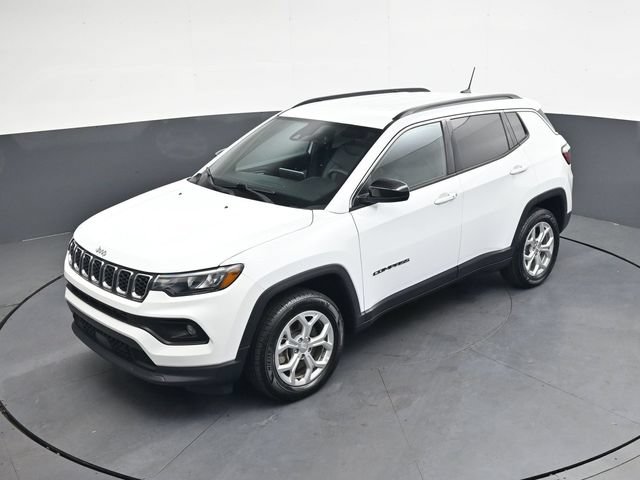 Used 2024 Jeep Compass Latitude AWD/4WD image 29