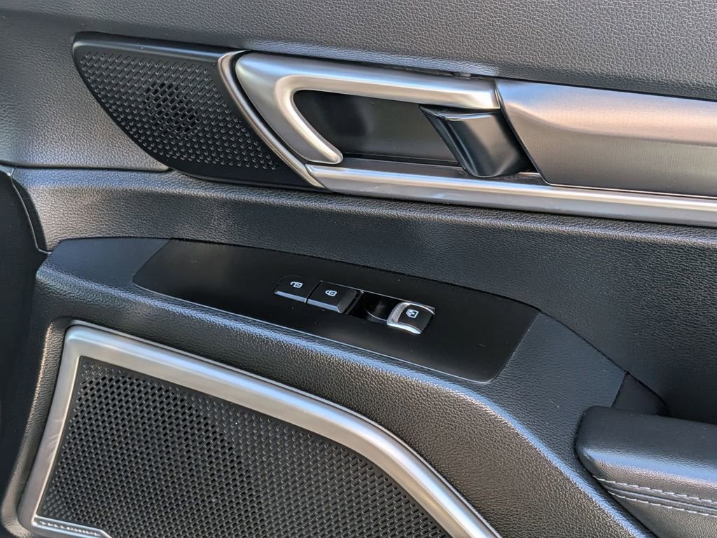 Used 2025 Kia Telluride S image 33