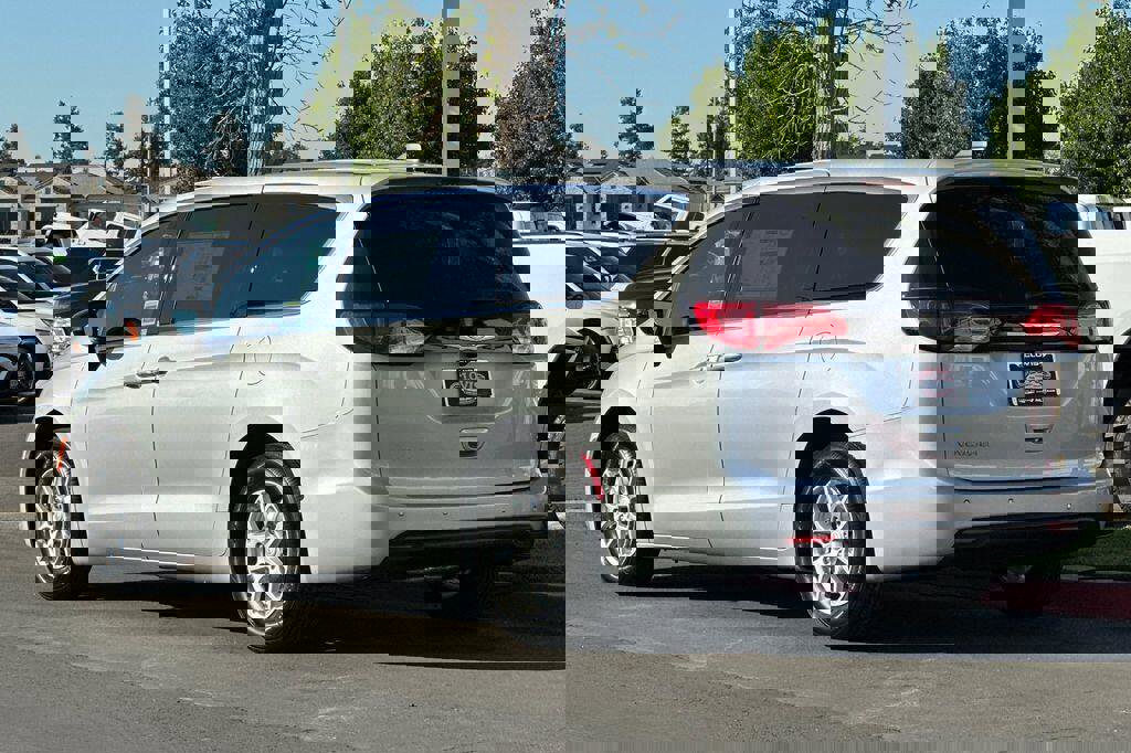 New 2026 Chrysler Voyager LX image 6