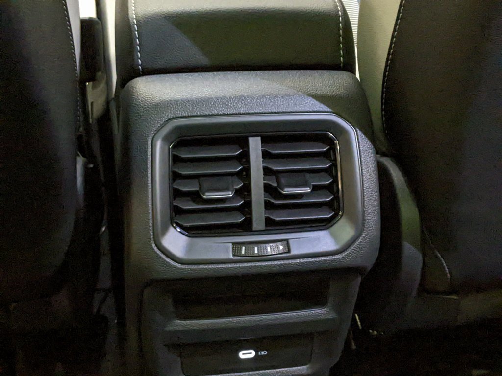 New 2025 Volkswagen Taos SE image 24