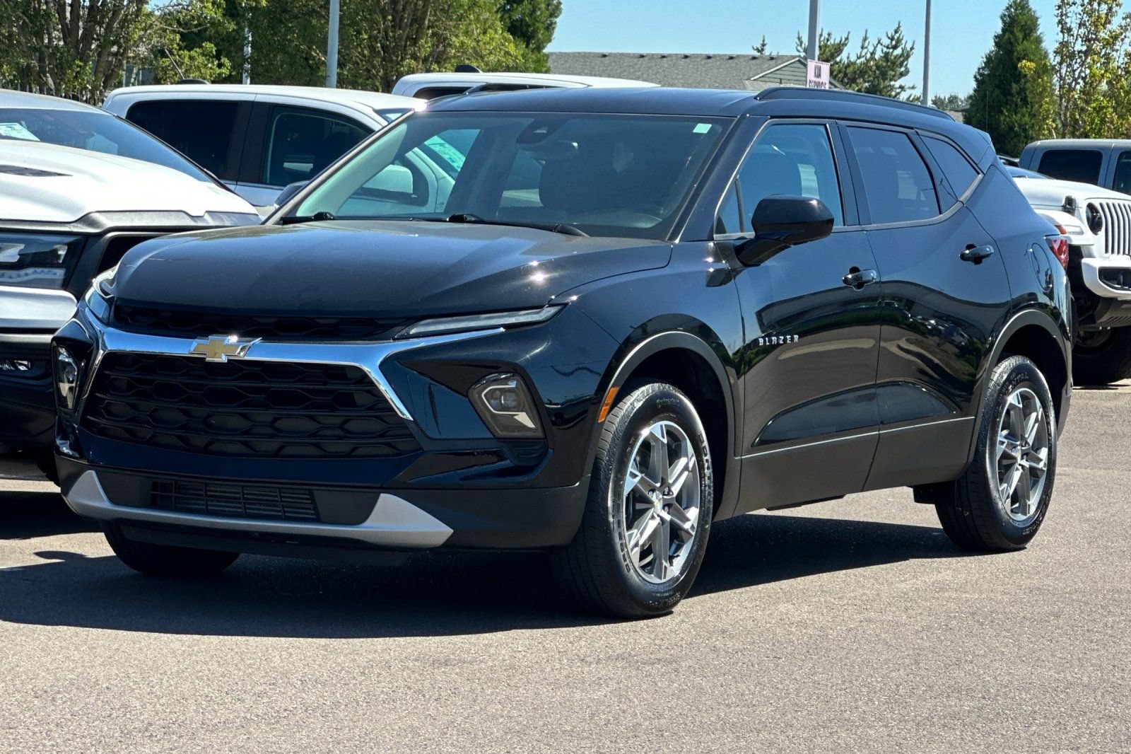 Used 2024 Chevrolet Blazer LT w/ Convenience Package FWD image 8