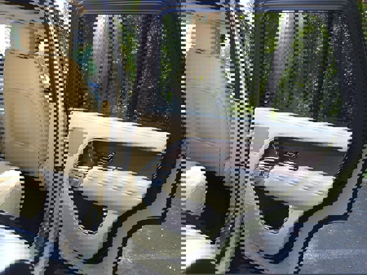 Used 2023 Land Rover Range Rover SE image 25