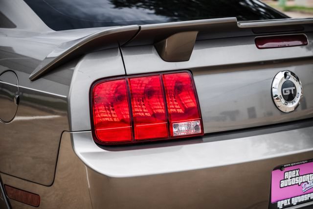 Used 2005 Ford Mustang GT Premium RWD image 48