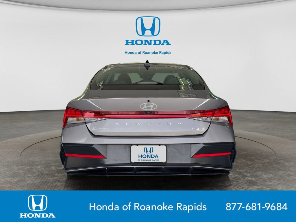 Used 2025 Hyundai Elantra Limited FWD image 4