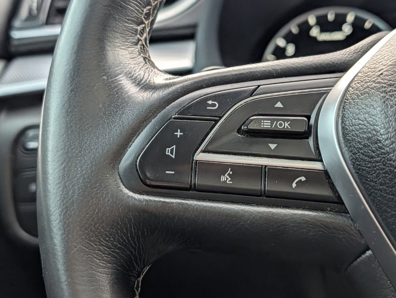 Used 2019 INFINITI QX50 Luxe w/ Navigation Package image 32