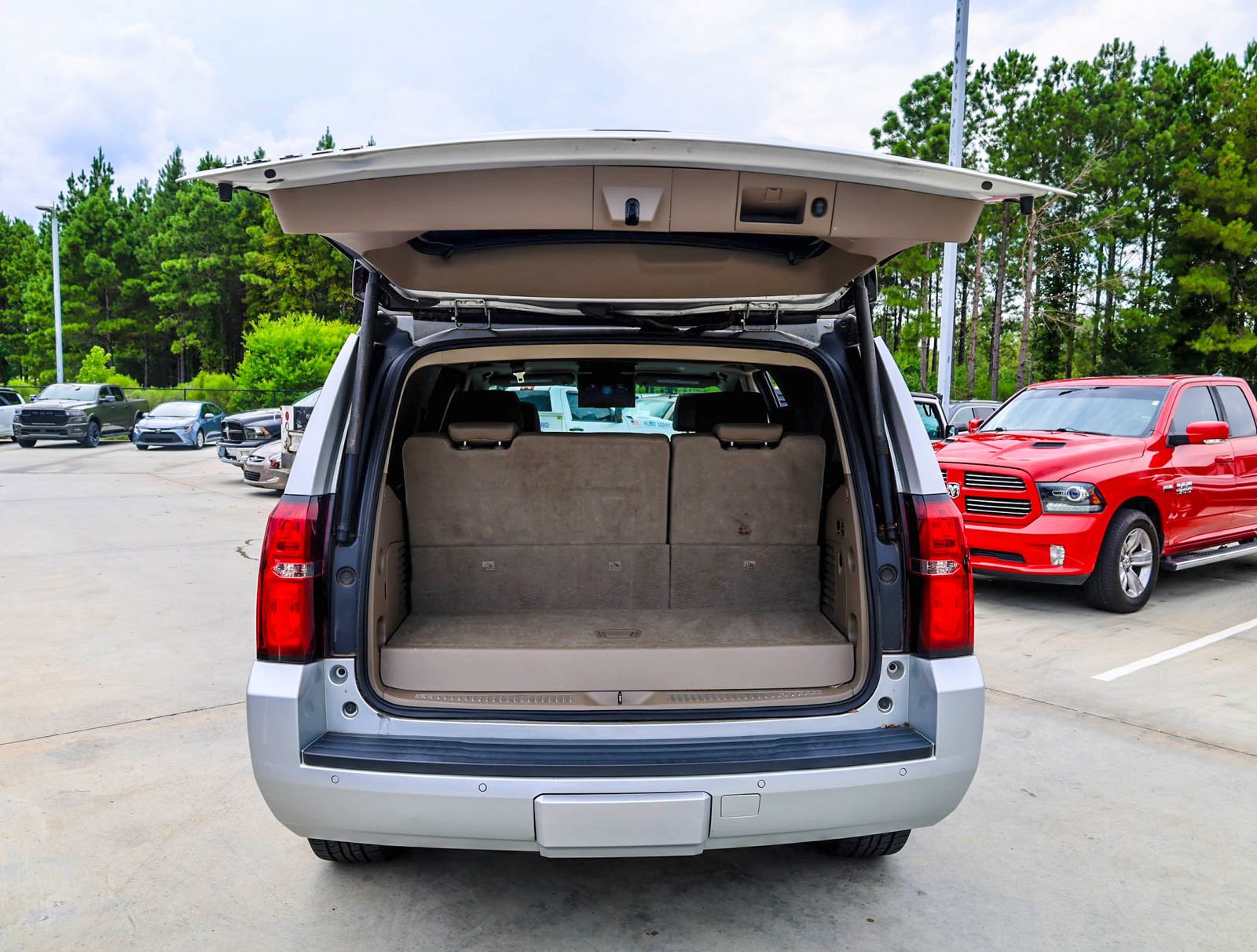Used 2020 Chevrolet Tahoe LT RWD image 8