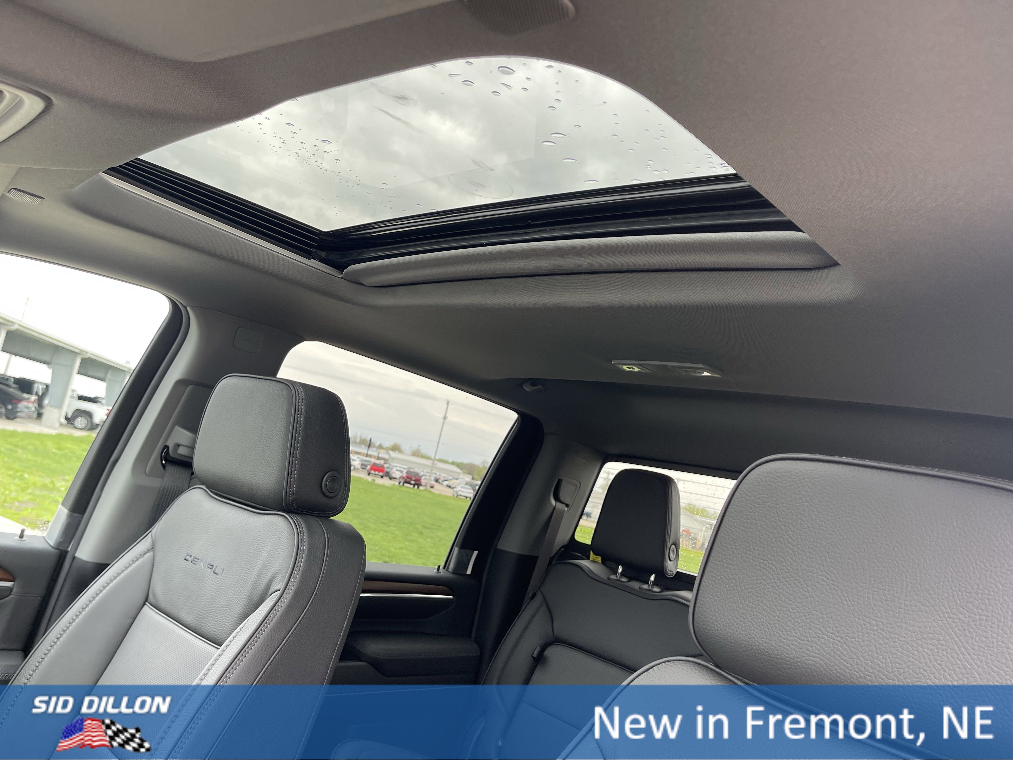 New 2025 GMC Sierra 2500 Denali w/ Denali Reserve Package image 10