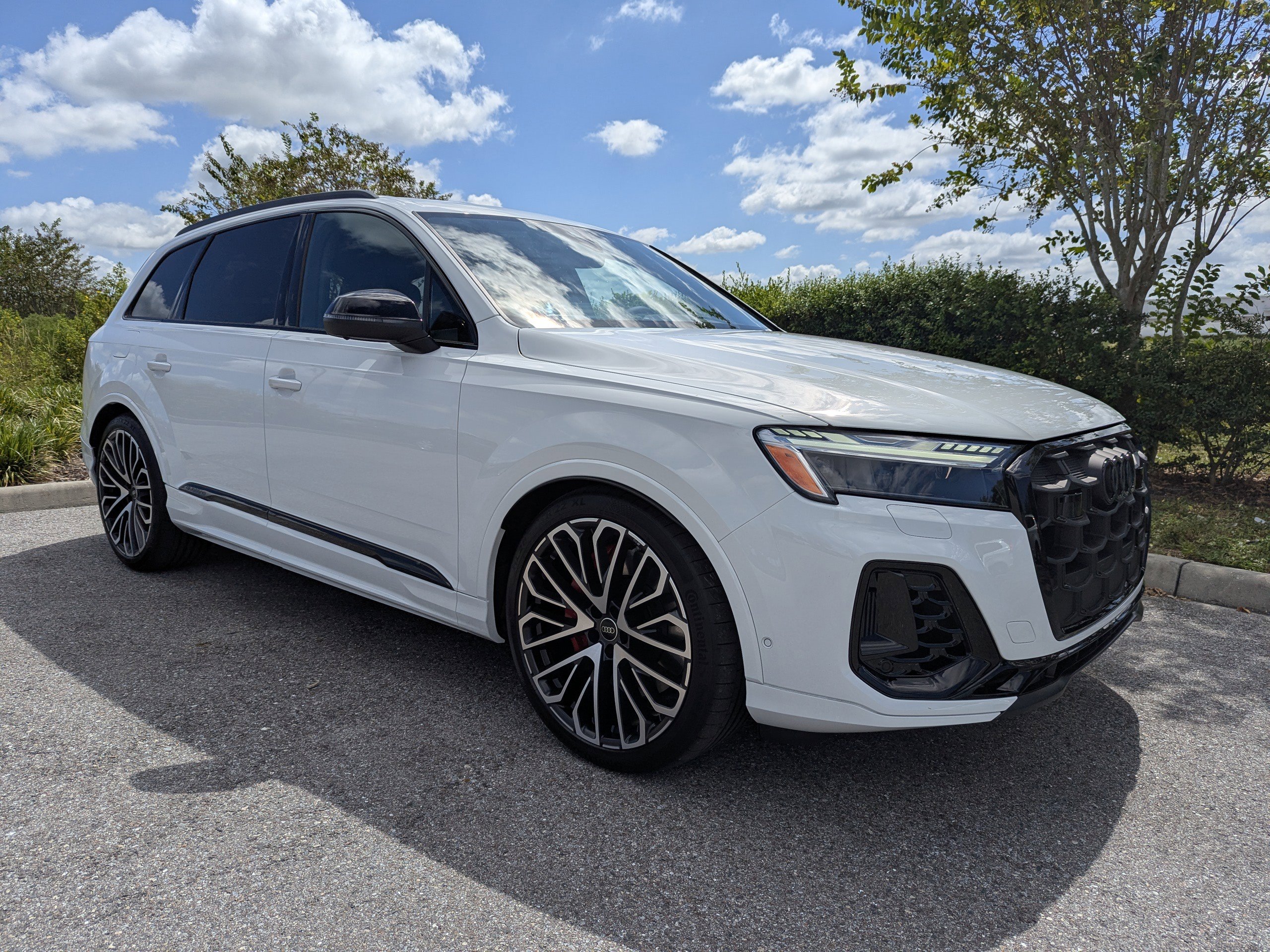 New 2026 Audi SQ7 Prestige