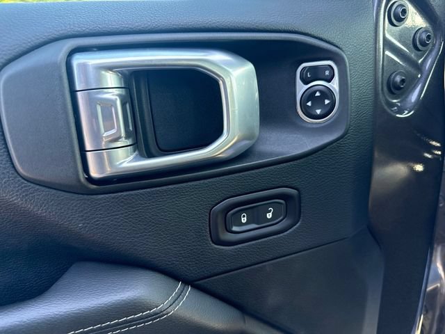 Used 2019 Jeep Wrangler Unlimited Sahara AWD/4WD image 12
