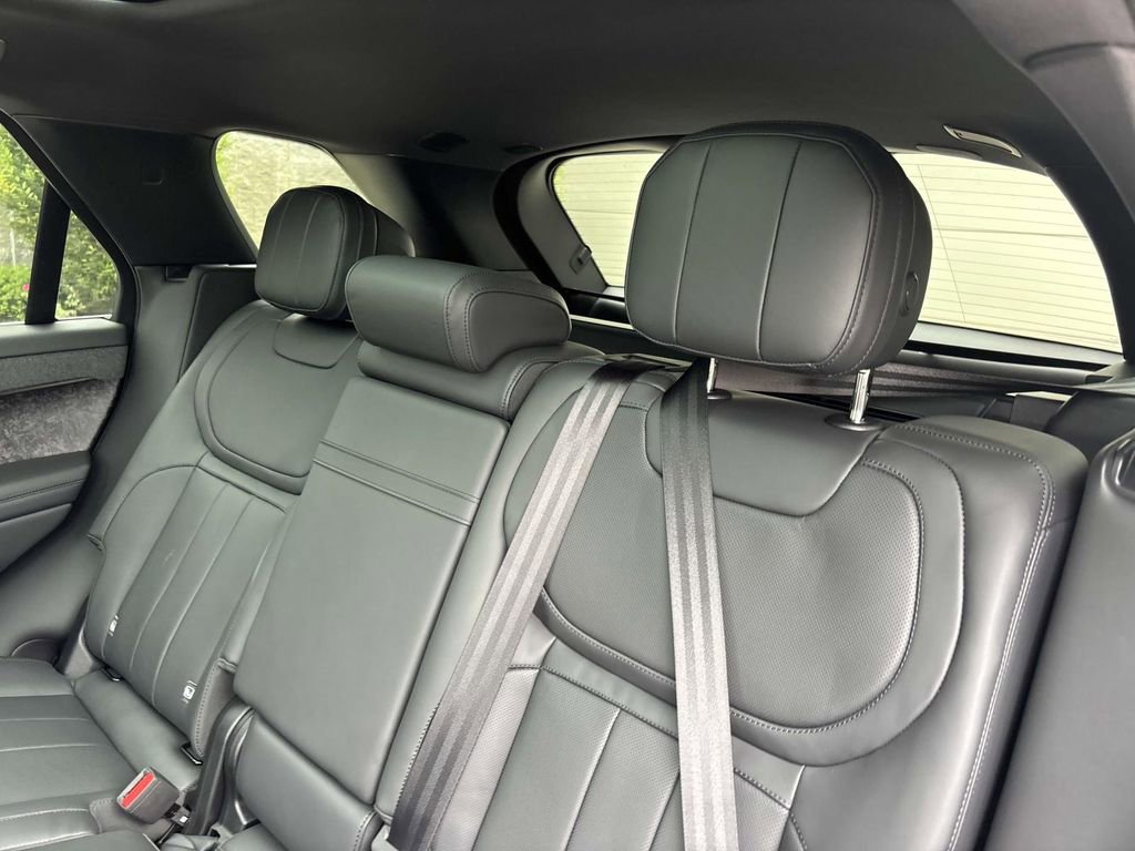 New 2025 Land Rover Range Rover Sport Dynamic SE image 21