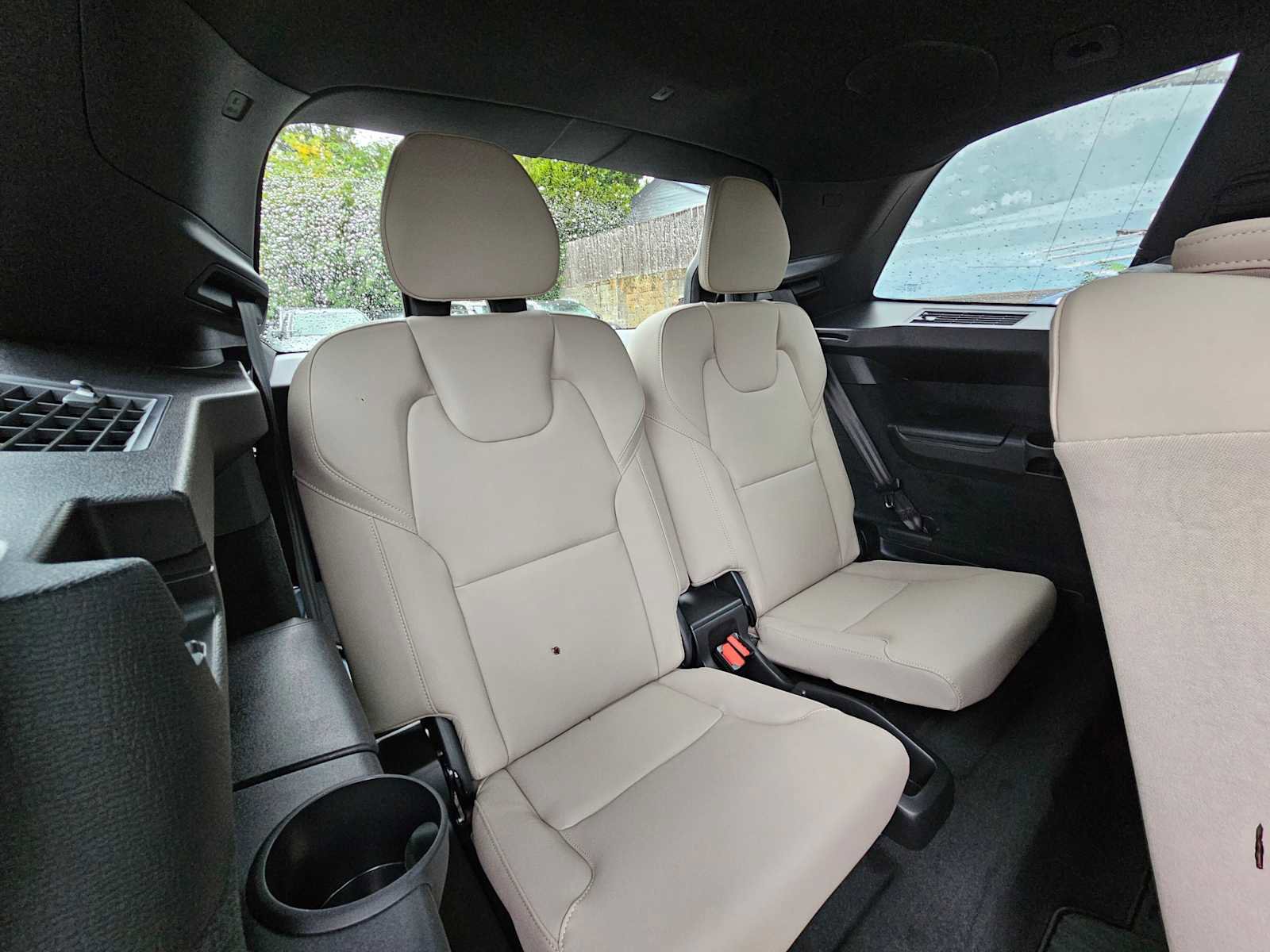 New 2026 Volvo XC90 B6 Plus w/ Protection Package Premier image 14