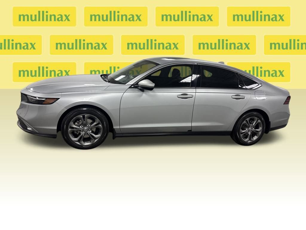 Used 2023 Honda Accord EX image 8