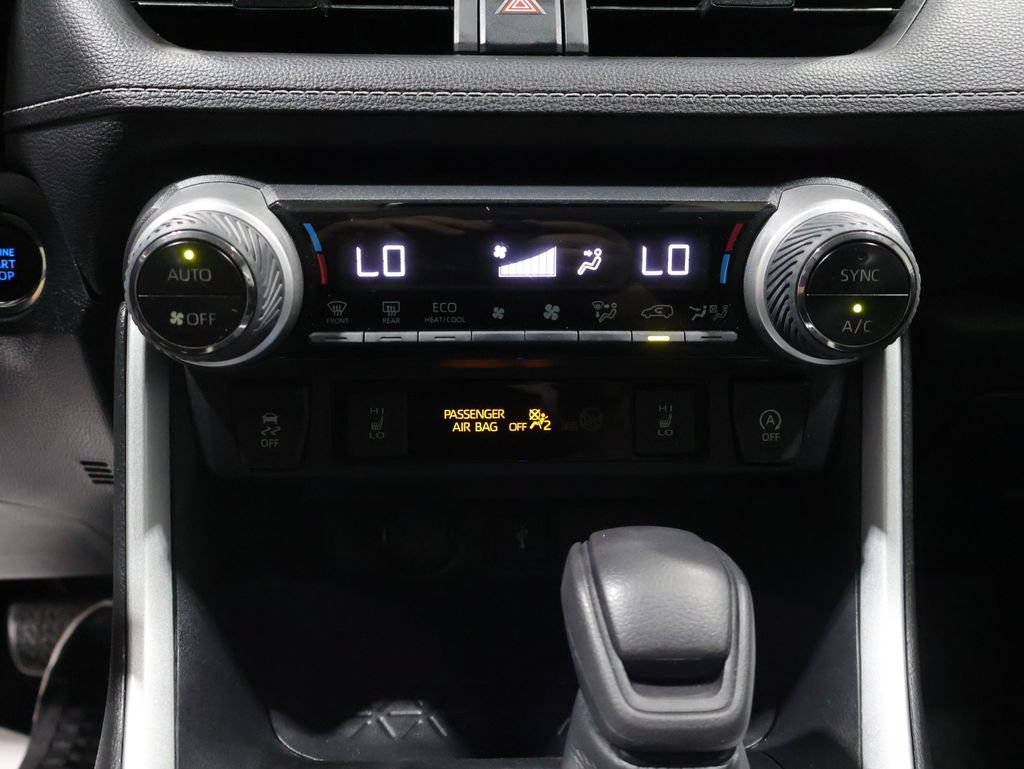 Used 2021 Toyota RAV4 XLE w/ Convenience Package AWD/4WD image 32