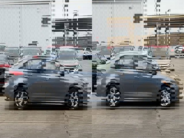 Used 2023 Toyota Corolla LE image 3