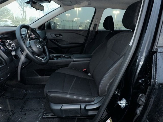 Used 2023 Nissan Rogue S image 24