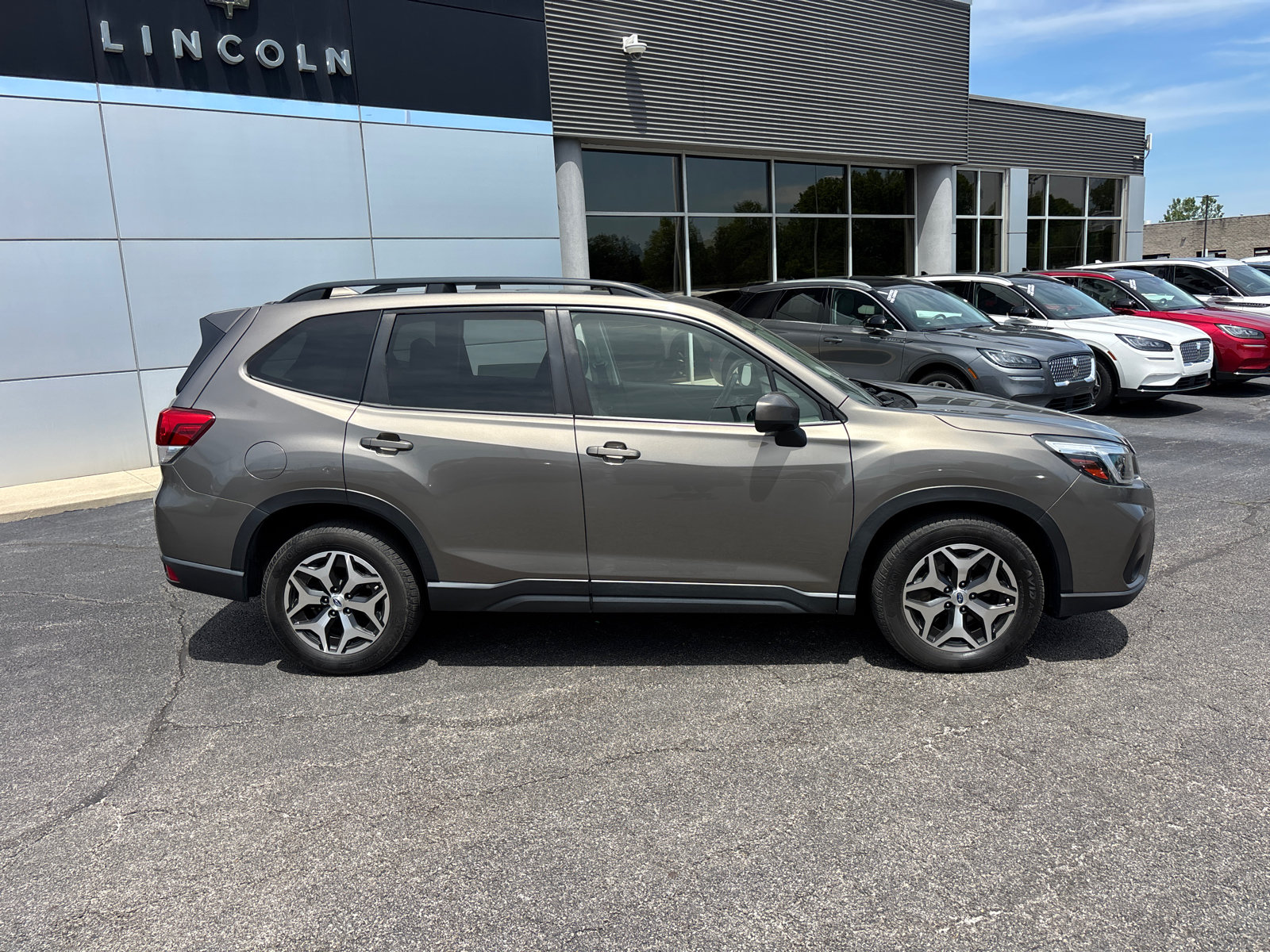 Used 2021 Subaru Forester Premium w/ Popular Package #1 AWD/4WD image 8