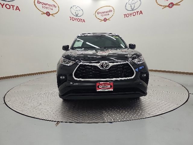 Certified 2025 Toyota Highlander Limited AWD/4WD image 4