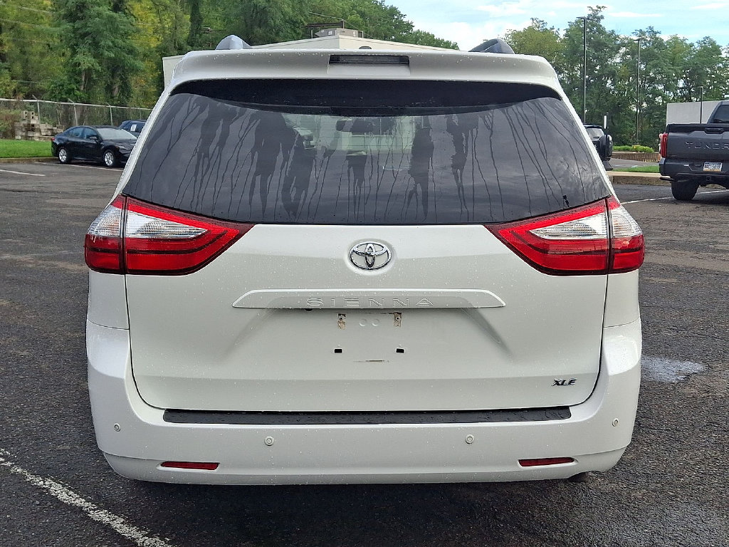 Used 2017 Toyota Sienna XLE w/ XLE Navigation Package FWD image 30