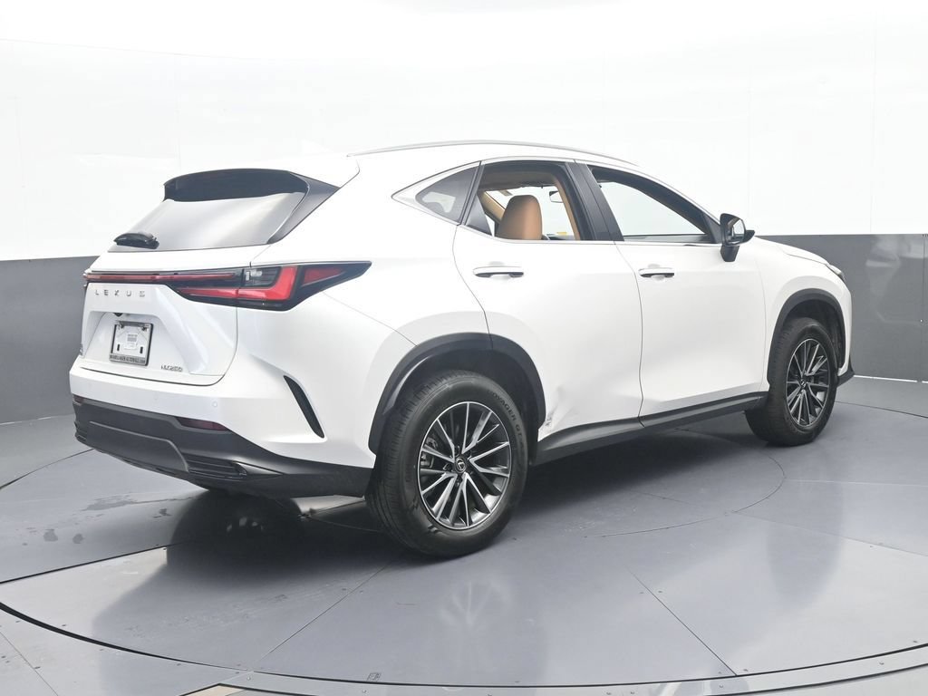 Used 2025 Lexus NX 250 FWD w/ Towing Package (2000 Lbs) image 6