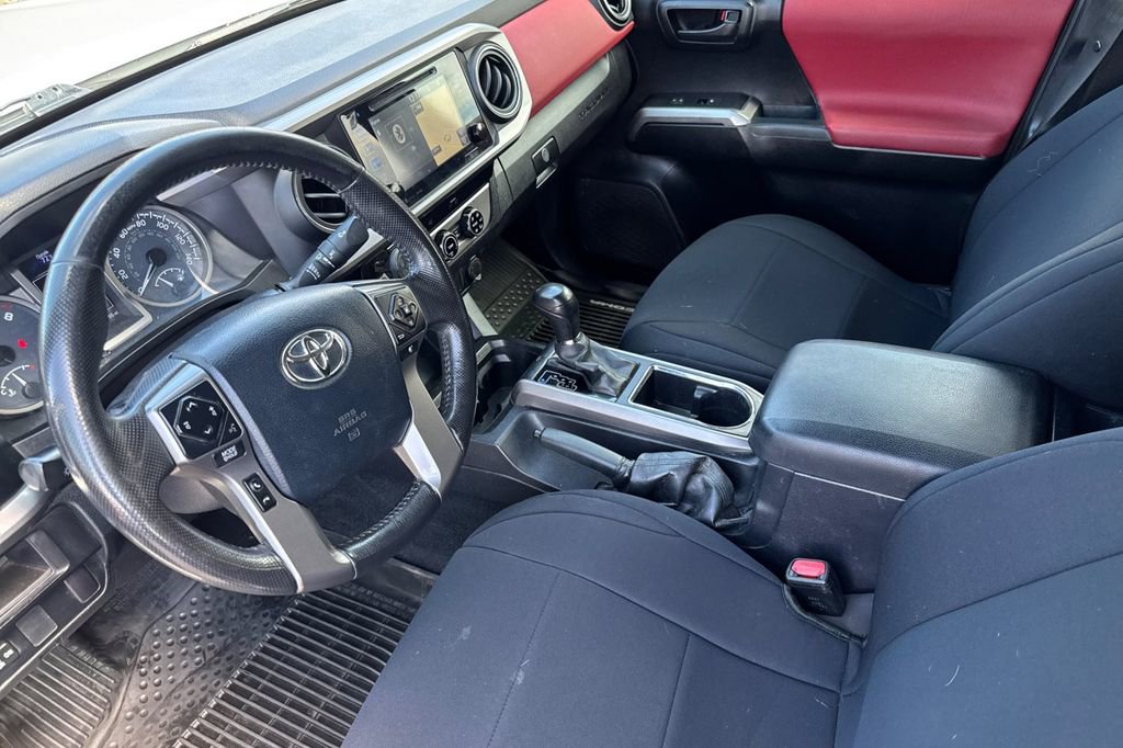 Used 2017 Toyota Tacoma SR5 w/ Tow Package AWD/4WD image 10