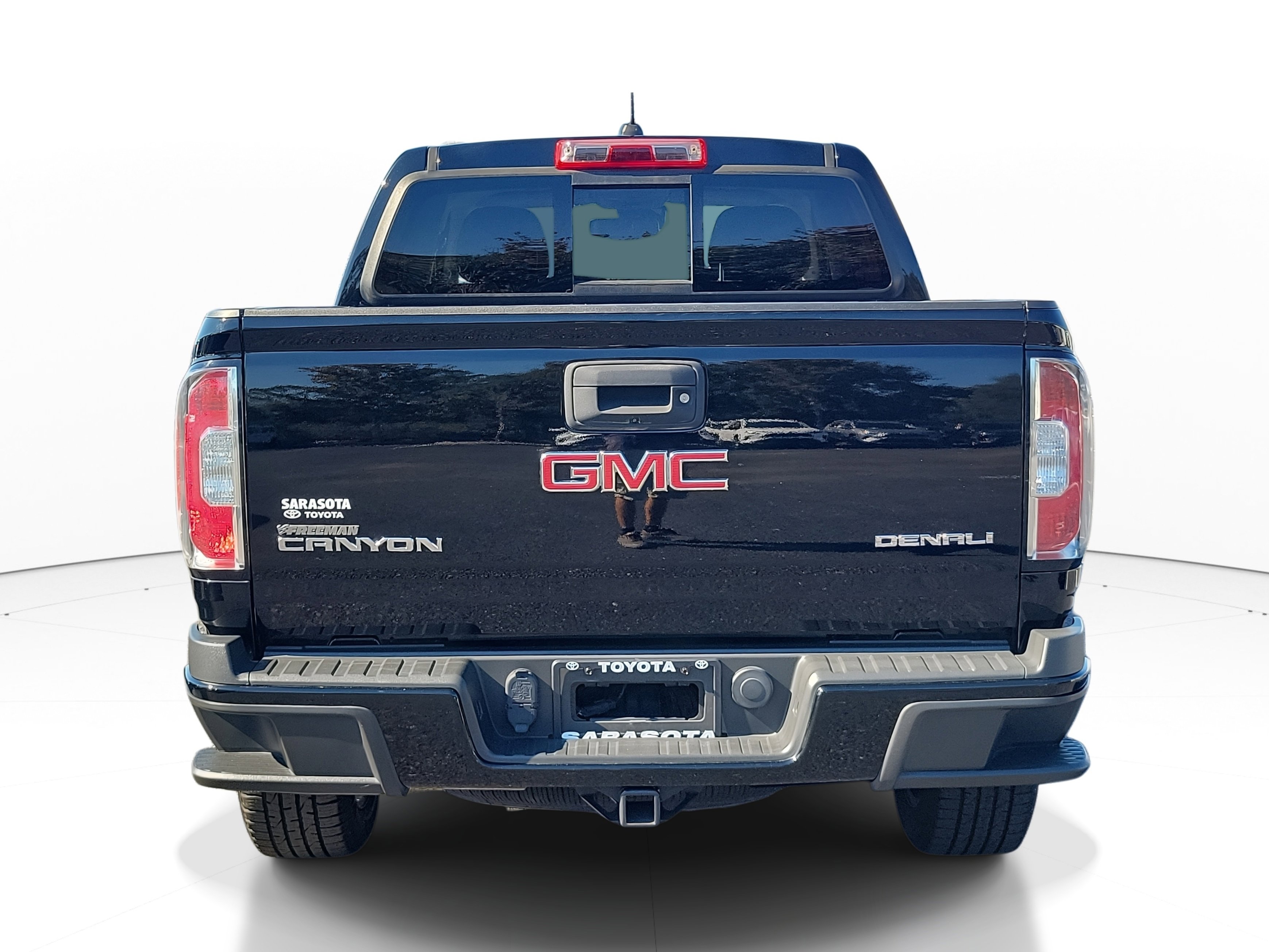 Used 2017 GMC Canyon Denali image 5