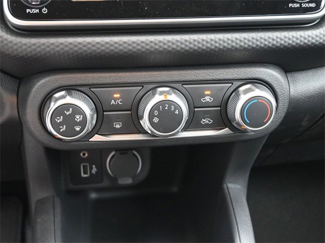 New 2025 Nissan Kicks Play S image 4