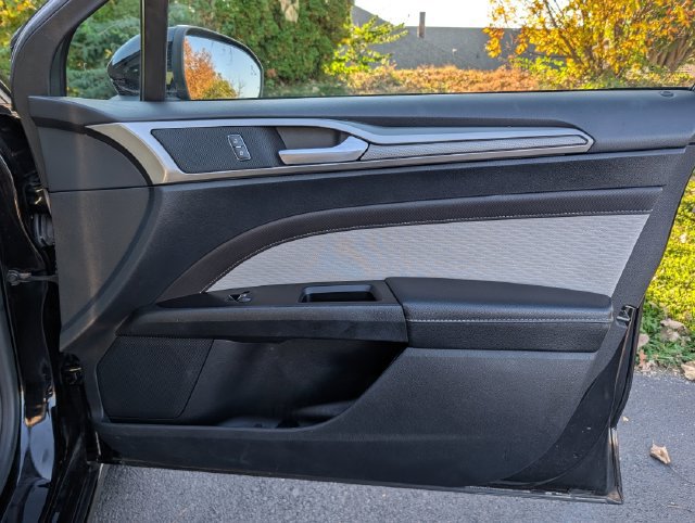 Used 2019 Ford Fusion SE w/ Equipment Group 151A FWD image 31