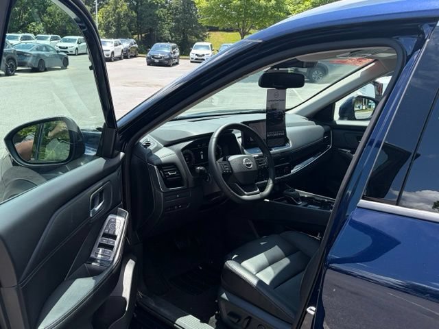 Certified 2026 Nissan Rogue SL AWD/4WD image 13