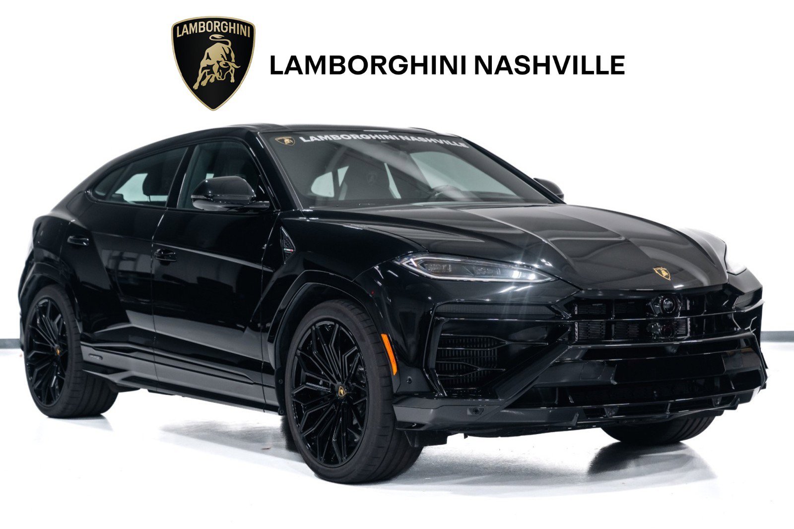 Used 2025 Lamborghini Urus SE image 1