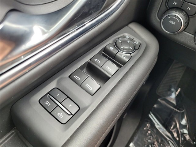 Certified 2023 Chevrolet Suburban High Country image 28