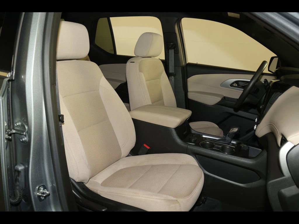 Used 2023 Chevrolet Traverse LS AWD/4WD image 28