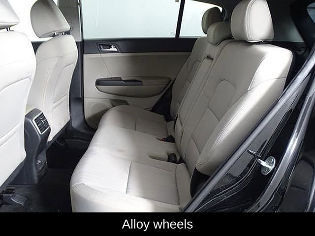 Used 2022 Kia Sportage LX image 11