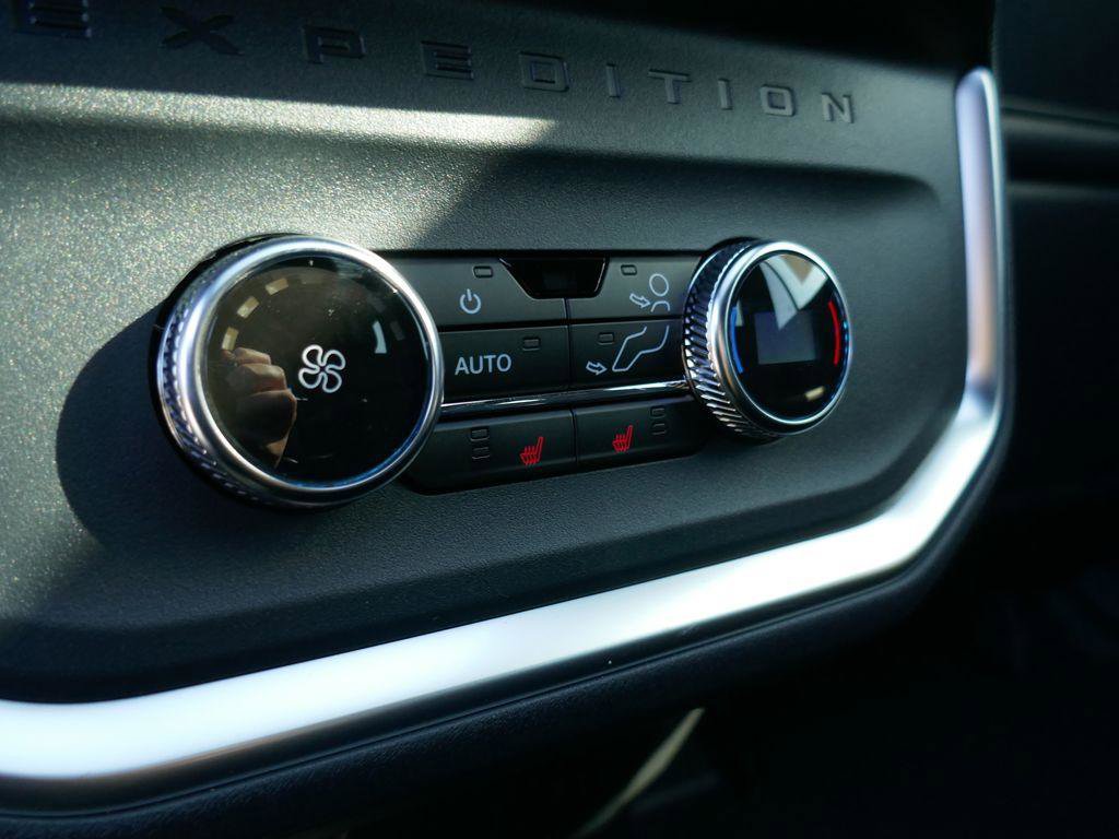 New 2026 Ford Expedition Max Platinum image 15