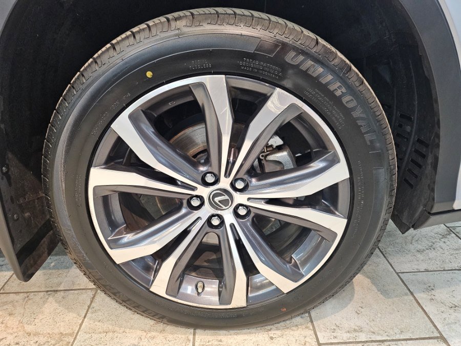 Used 2022 Lexus RX 350L Premium w/ Premium Package AWD/4WD image 7