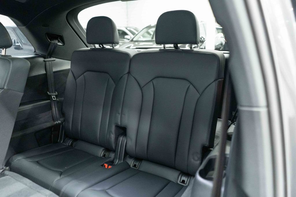 Used 2025 Audi Q7 3.0T Prestige AWD/4WD image 37