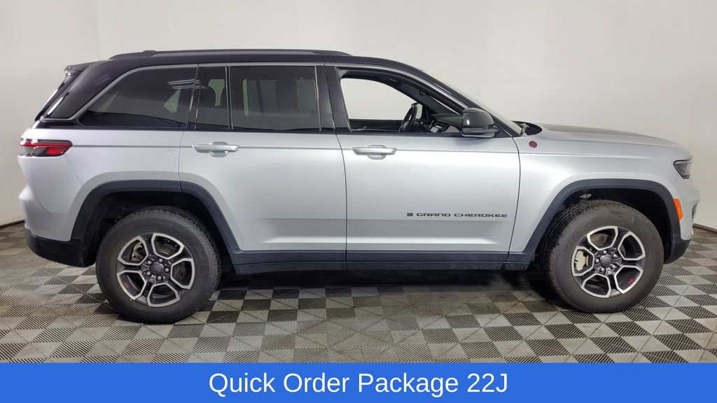 Used 2022 Jeep Grand Cherokee Trailhawk w/ Luxury Tech Group III image 9
