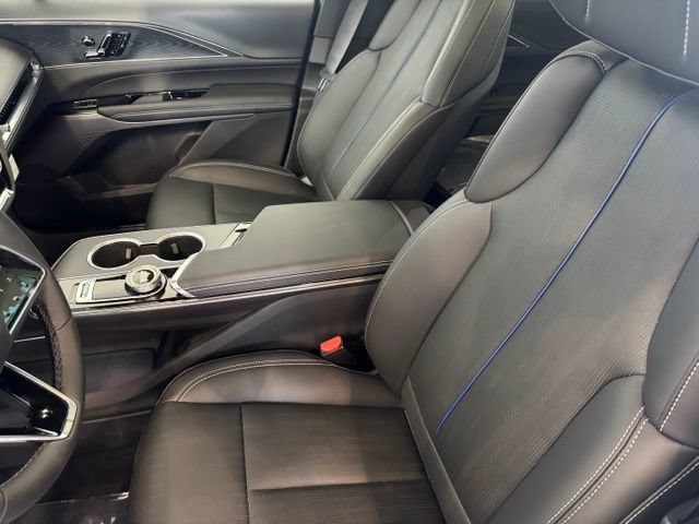 New 2026 Cadillac Lyriq Luxury AWD/4WD image 6