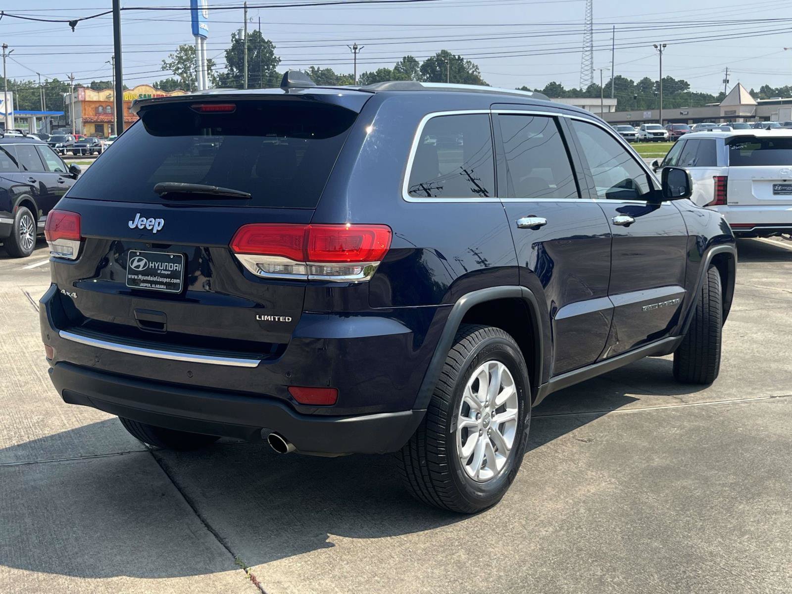 Used 2017 Jeep Grand Cherokee Limited AWD/4WD image 3