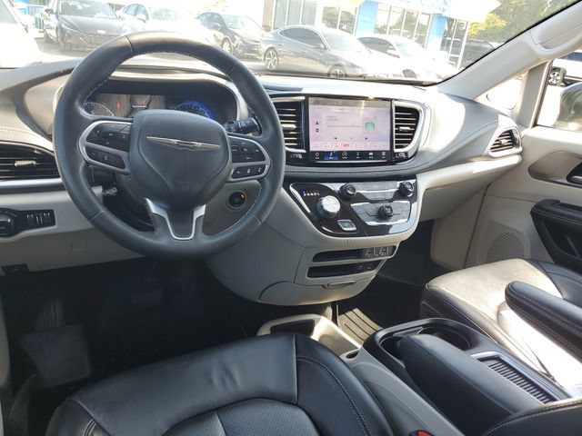 Used 2022 Chrysler Pacifica Touring-L FWD image 9