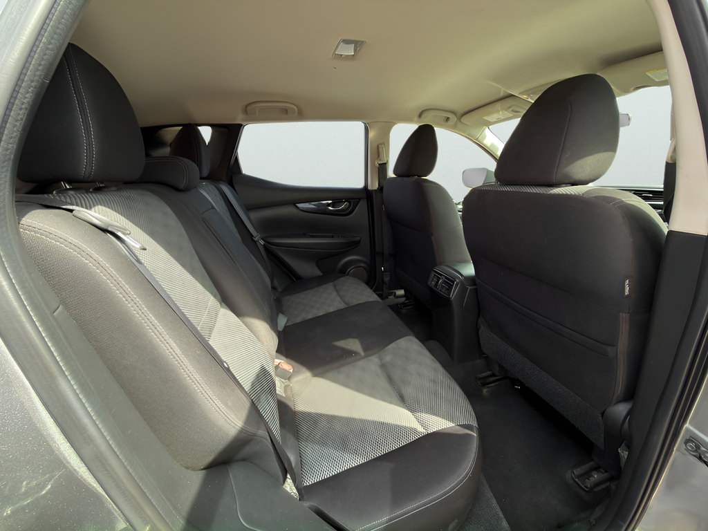 Used 2018 Nissan Rogue Sport SV FWD image 30
