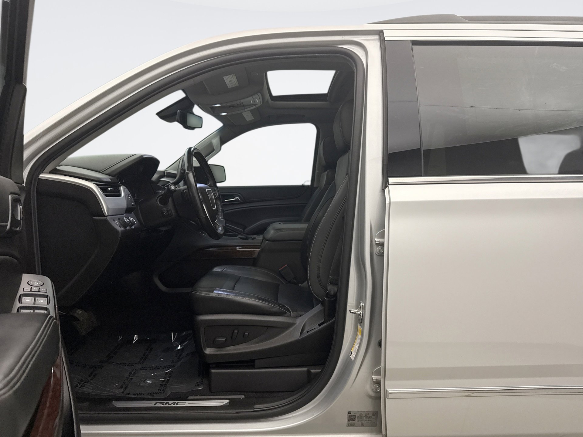 Used 2019 GMC Yukon SLT w/ Premium Edition AWD/4WD image 11