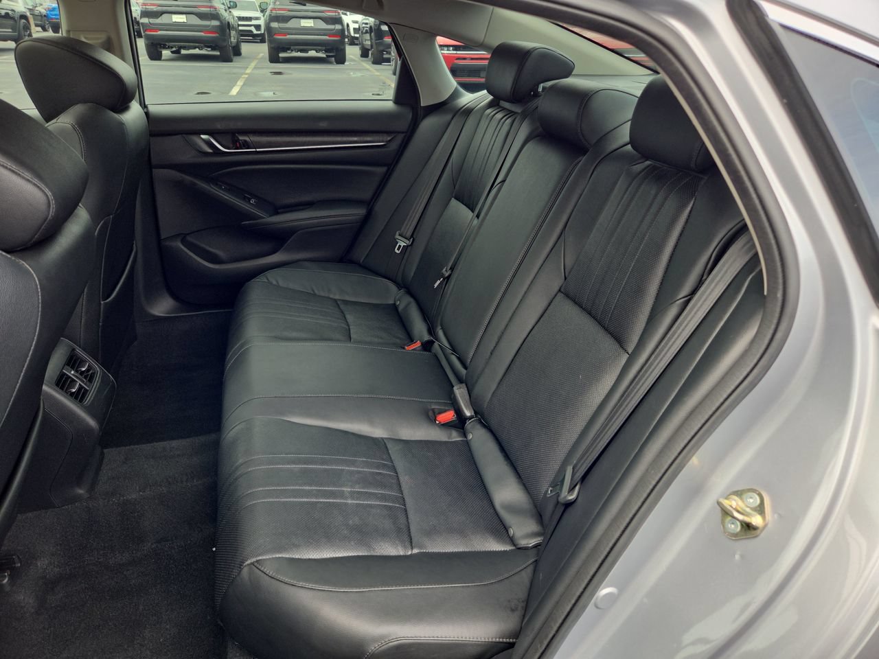 Used 2020 Honda Accord Touring image 11