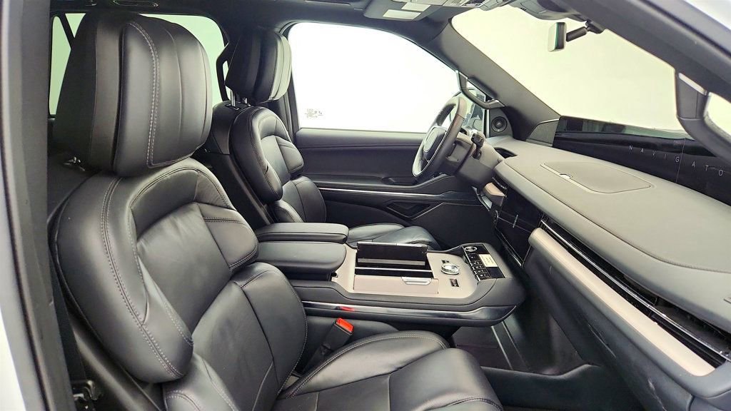 Used 2025 Lincoln Navigator Reserve w/ Jet Appearance Package image 26