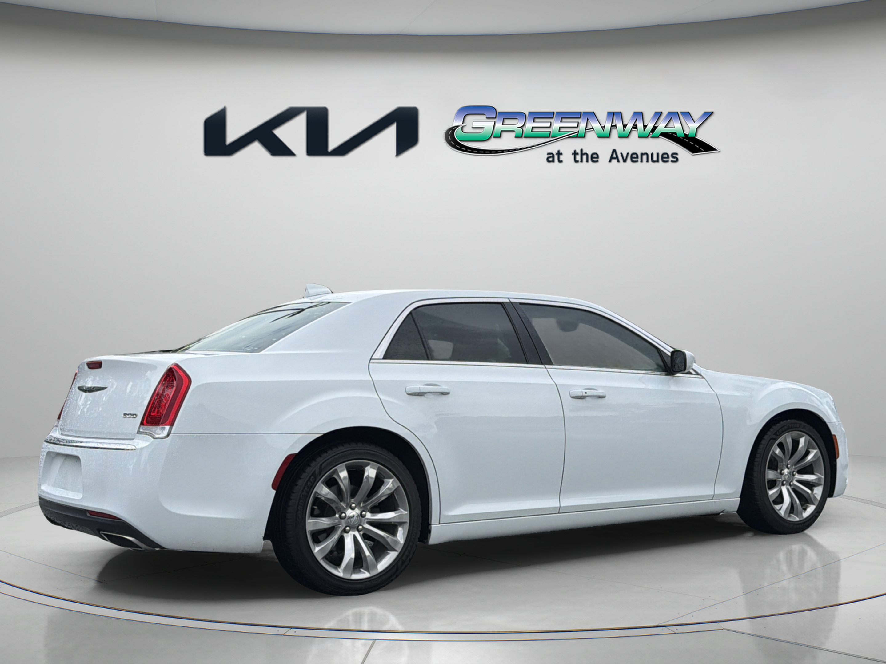 Used 2020 Chrysler 300 Touring L w/ Quick Order Package 2EF RWD image 6
