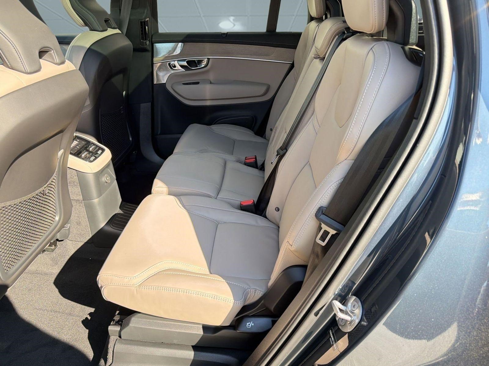 New 2026 Volvo XC90 T8 Ultra w/ Lounge Package image 15