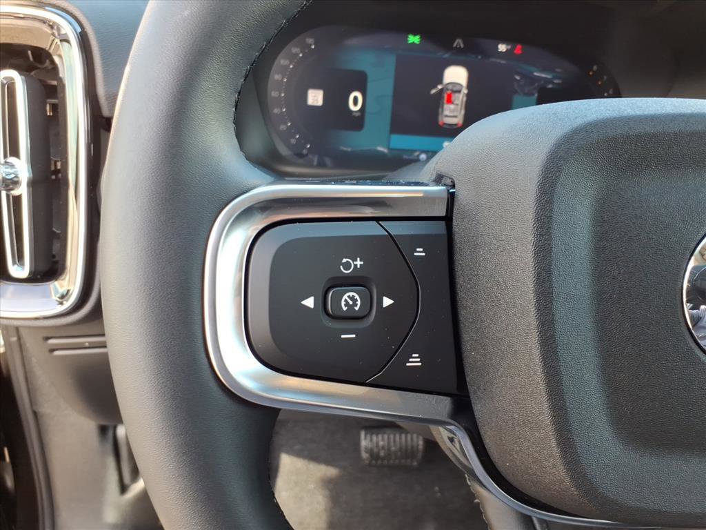 Certified 2026 Volvo XC40 B5 Core w/ Climate Package image 15