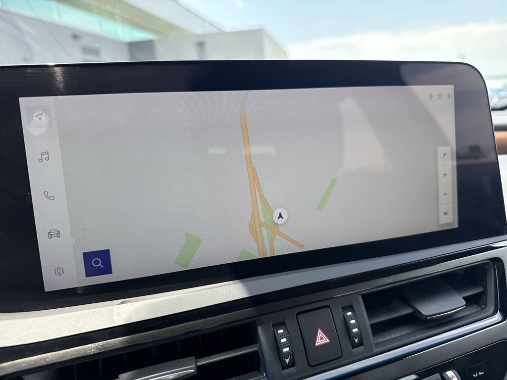 Used 2025 Lexus ES 300h w/ Premium Package FWD image 24