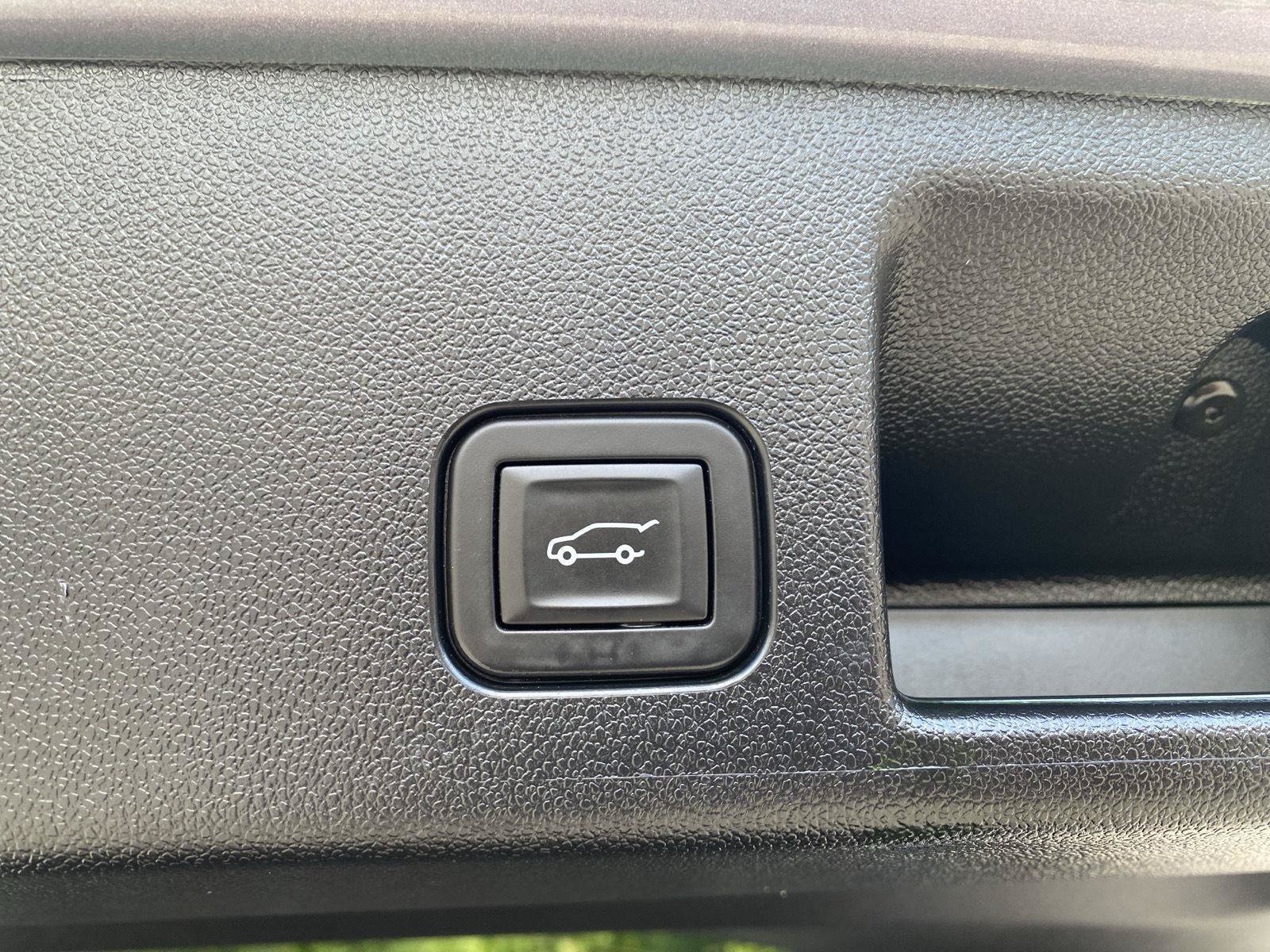 Certified 2024 Chevrolet Equinox EV LT AWD/4WD image 12