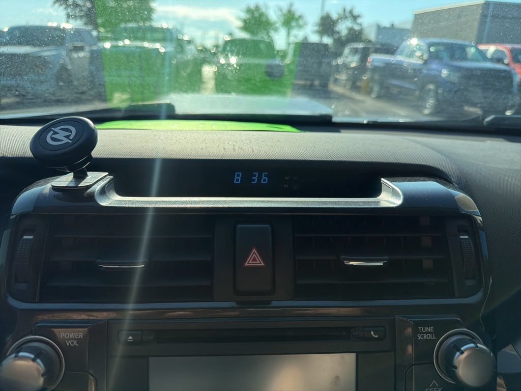 Used 2019 Toyota 4Runner TRD Off-Road Premium AWD/4WD image 18